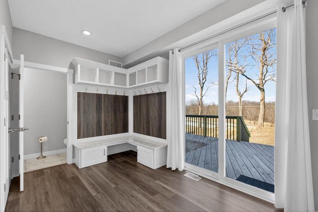 2716 W 38th Place, Davenport, IA 52806