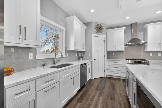 2716 W 38th Place, Davenport, IA 52806