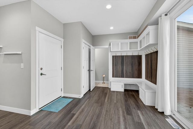 2716 W 38th Place, Davenport, IA 52806