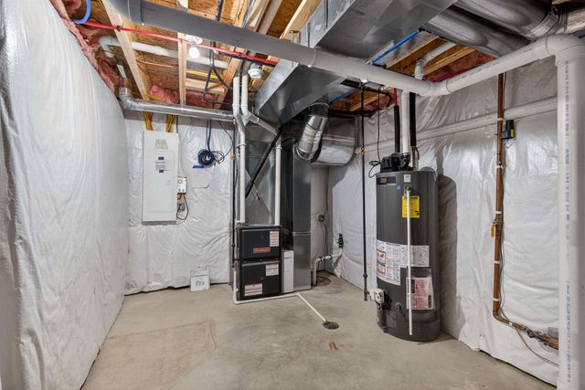 2716 W 38th Place, Davenport, IA 52806