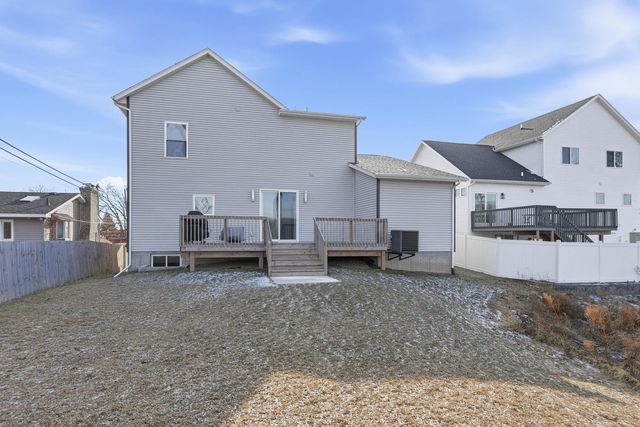 2716 W 38th Place, Davenport, IA 52806