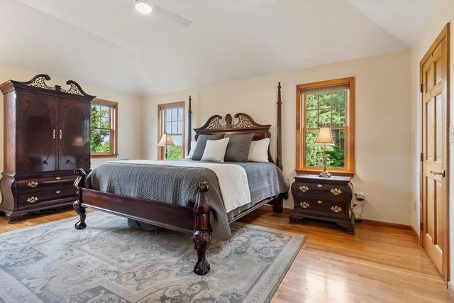 5 Overlook Circle, Westford, MA 01886