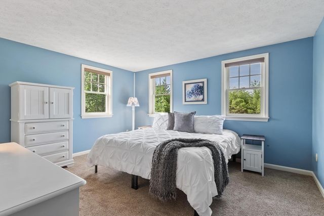 5 Overlook Circle, Westford, MA 01886