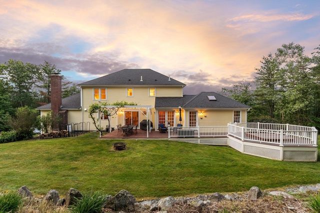 5 Overlook Circle, Westford, MA 01886