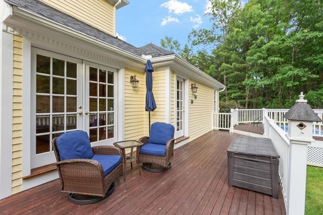 5 Overlook Circle, Westford, MA 01886