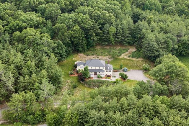 5 Overlook Circle, Westford, MA 01886