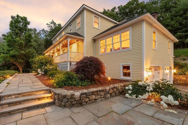 5 Overlook Circle, Westford, MA 01886