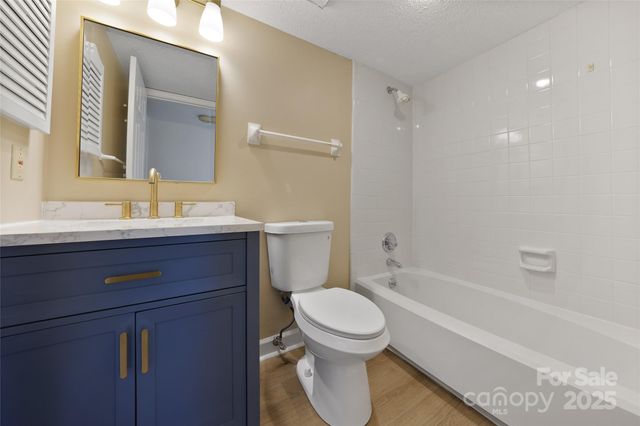 7429 Ashfield Court, Charlotte, NC 28226