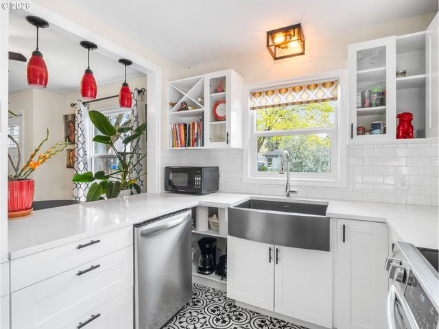 4011 Se 113TH Ave, Portland, OR 97266