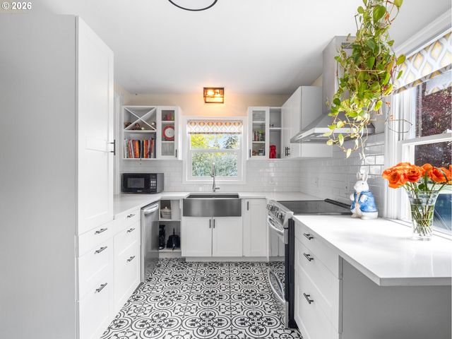 4011 Se 113TH Ave, Portland, OR 97266