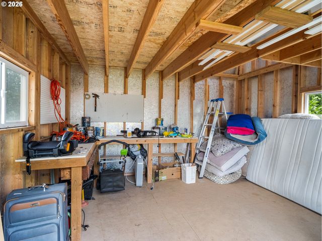 4011 Se 113TH Ave, Portland, OR 97266