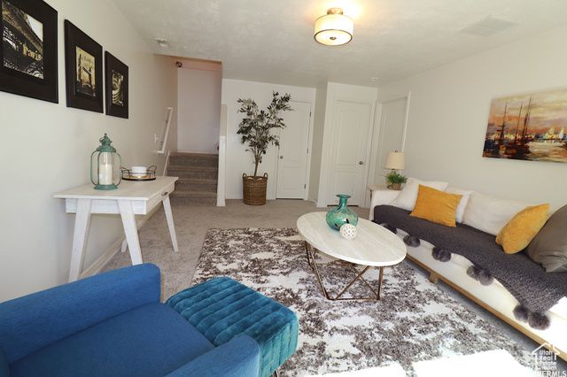 6823 W BOTTLEBRUSH LN, West Jordan, UT 84081