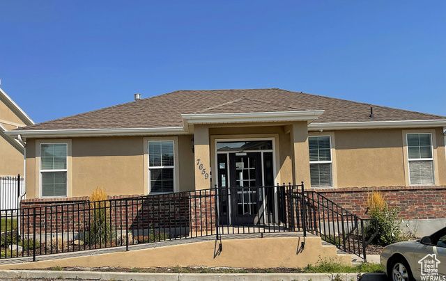 6823 W BOTTLEBRUSH LN, West Jordan, UT 84081