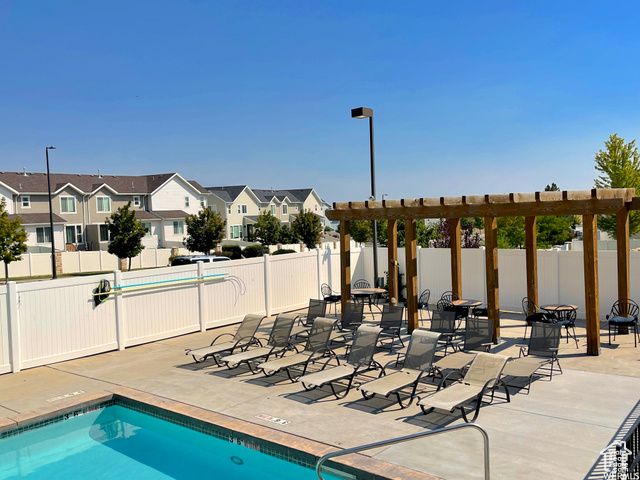 6823 W BOTTLEBRUSH LN, West Jordan, UT 84081