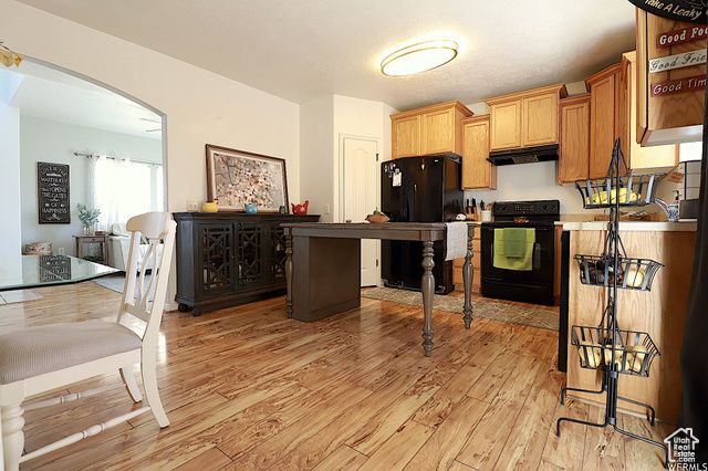6823 W BOTTLEBRUSH LN, West Jordan, UT 84081