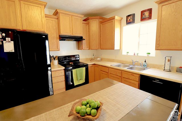 6823 W BOTTLEBRUSH LN, West Jordan, UT 84081
