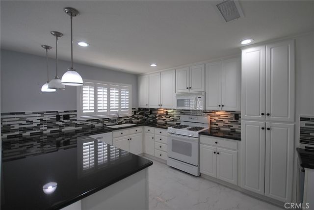 25725 Wagner Way C, Stevenson Ranch, CA 91381