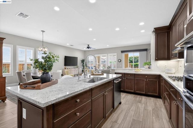 1720 Veneto Ln, Brentwood, CA 94513