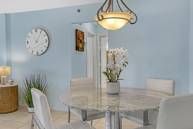 3221 S OCEAN Boulevard 302, Highland Beach, FL 33487