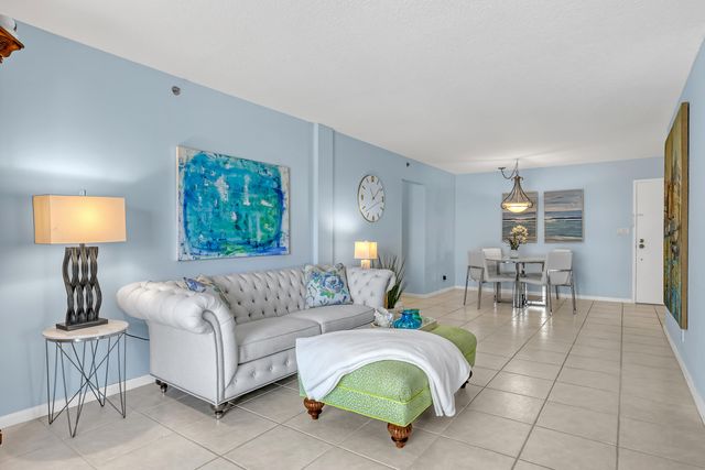 3221 S OCEAN Boulevard 302, Highland Beach, FL 33487