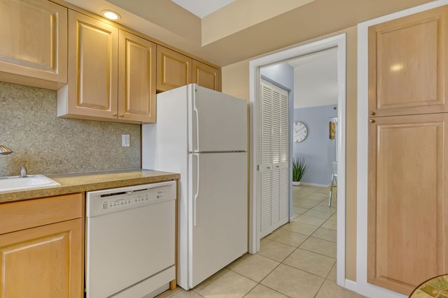 3221 S OCEAN Boulevard 302, Highland Beach, FL 33487