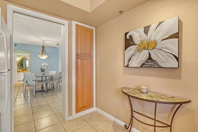 3221 S OCEAN Boulevard 302, Highland Beach, FL 33487