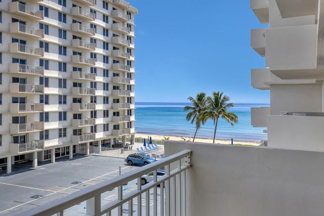 3221 S OCEAN Boulevard 302, Highland Beach, FL 33487