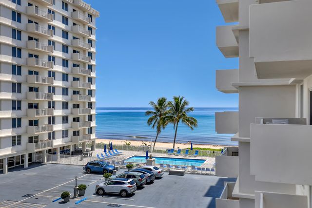 3221 S OCEAN Boulevard 302, Highland Beach, FL 33487