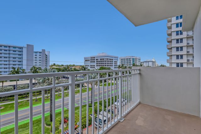 3221 S OCEAN Boulevard 302, Highland Beach, FL 33487