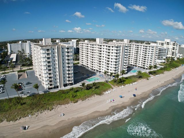 3221 S OCEAN Boulevard 302, Highland Beach, FL 33487