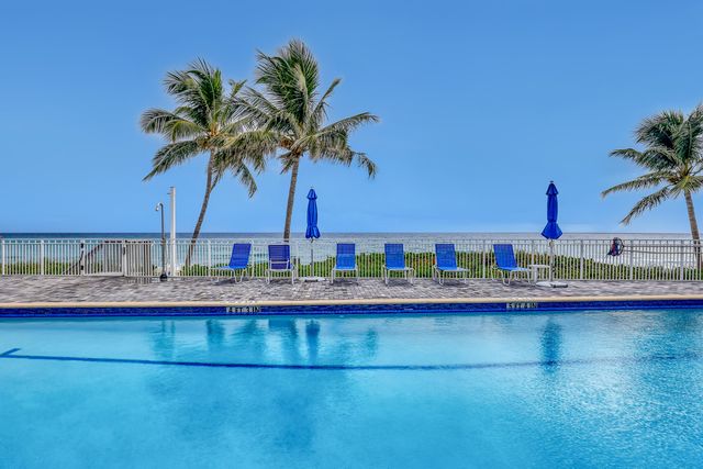 3221 S OCEAN Boulevard 302, Highland Beach, FL 33487