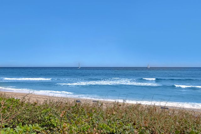 3221 S OCEAN Boulevard 302, Highland Beach, FL 33487