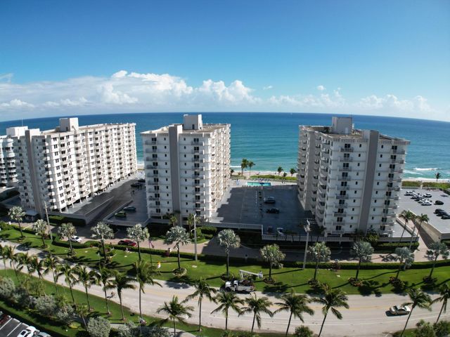 3221 S OCEAN Boulevard 302, Highland Beach, FL 33487