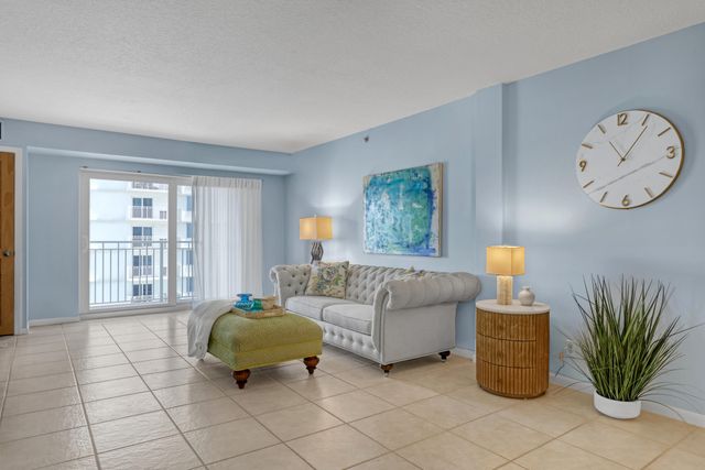 3221 S OCEAN Boulevard 302, Highland Beach, FL 33487