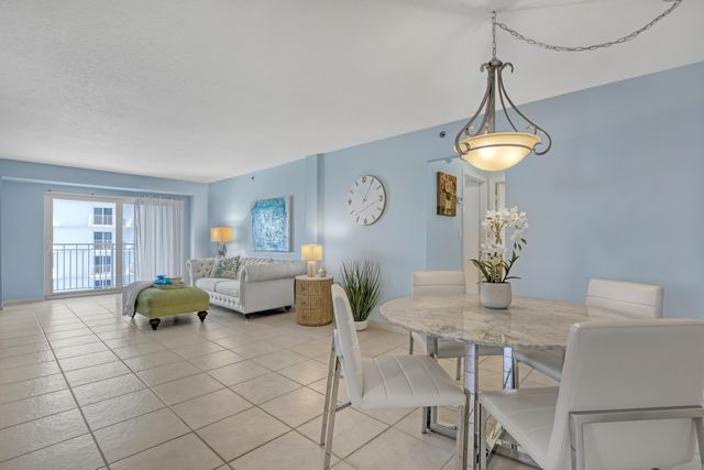 3221 S OCEAN Boulevard 302, Highland Beach, FL 33487