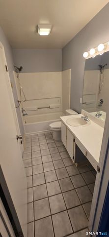 925 Oronoke Road 12C, Waterbury, CT 06708