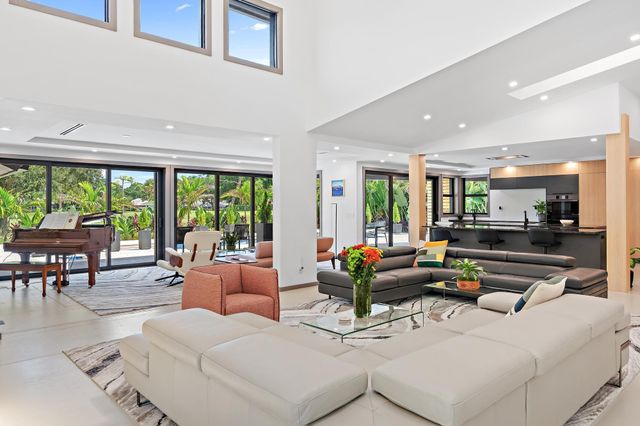3 Sheldrake Lane, Palm Beach Gardens, FL 33418