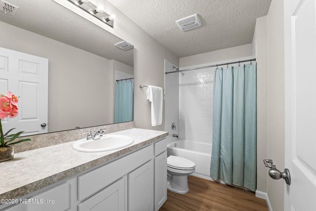 8040 SISKIN Avenue, Jacksonville, FL 32219