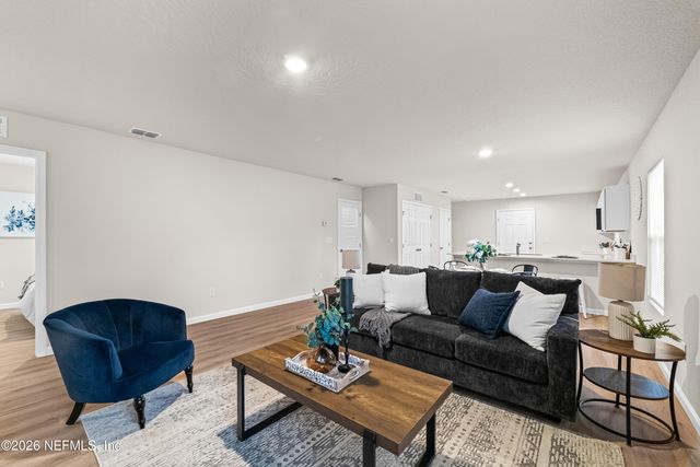 8040 SISKIN Avenue, Jacksonville, FL 32219