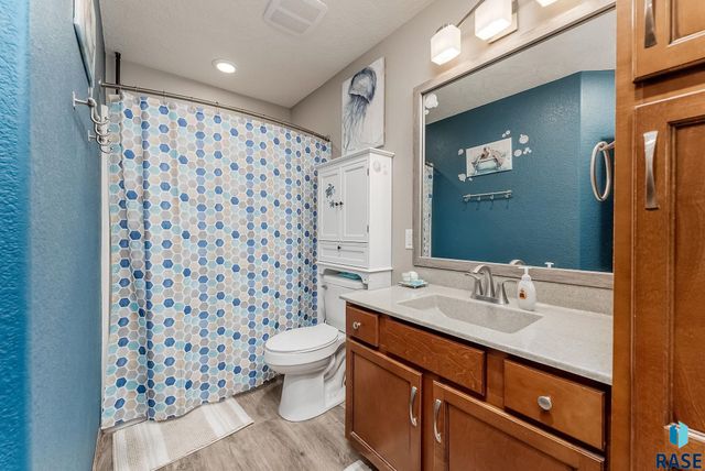 612 Coyote St Street, Harrisburg, SD 57032