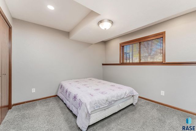 612 Coyote St Street, Harrisburg, SD 57032