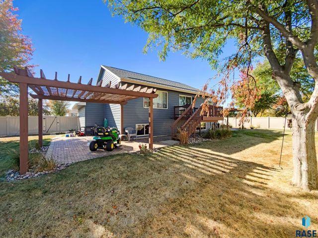 612 Coyote St Street, Harrisburg, SD 57032