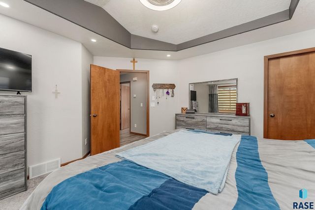 612 Coyote St Street, Harrisburg, SD 57032