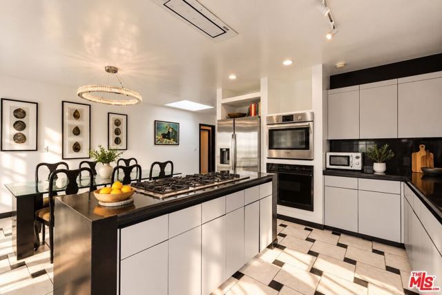 12223 Palms Boulevard, Los Angeles, CA 90066