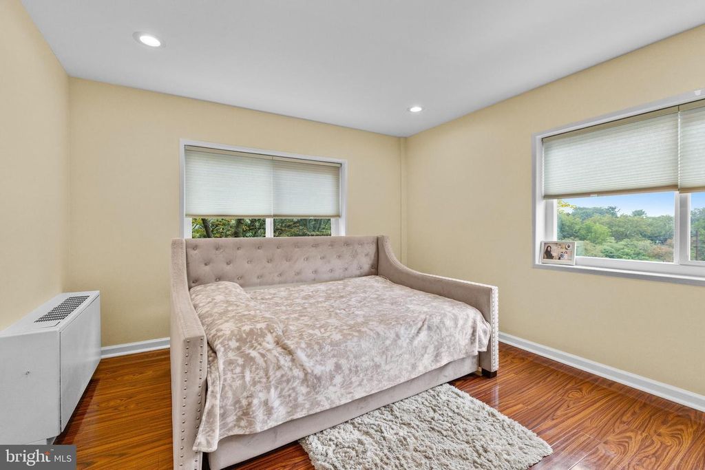 Image 22 of property listing at 100 WEST AVE #326-S, Jenkintown, PA 19046