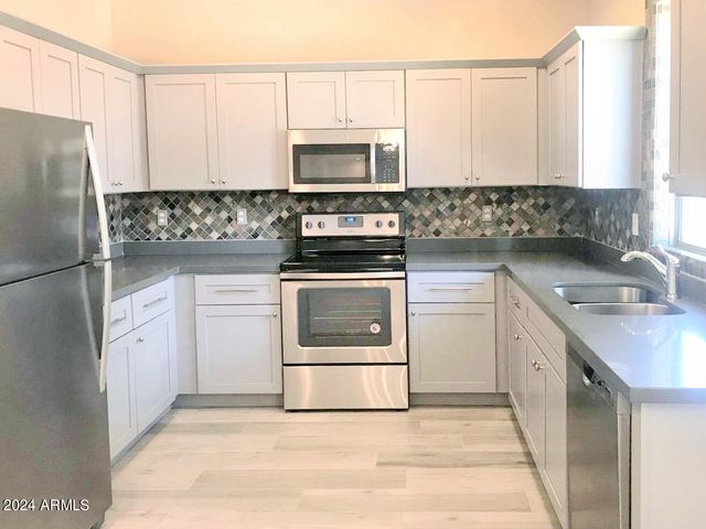 3618 W Marconi Avenue, Phoenix, AZ 85053