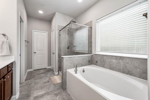 565 Winburn Tide Lane, La Porte, TX 77571