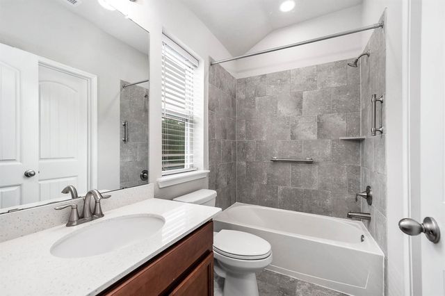 565 Winburn Tide Lane, La Porte, TX 77571