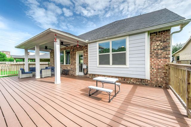 565 Winburn Tide Lane, La Porte, TX 77571