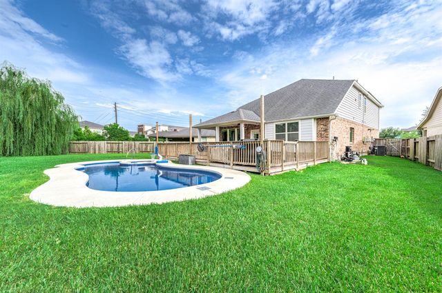 565 Winburn Tide Lane, La Porte, TX 77571